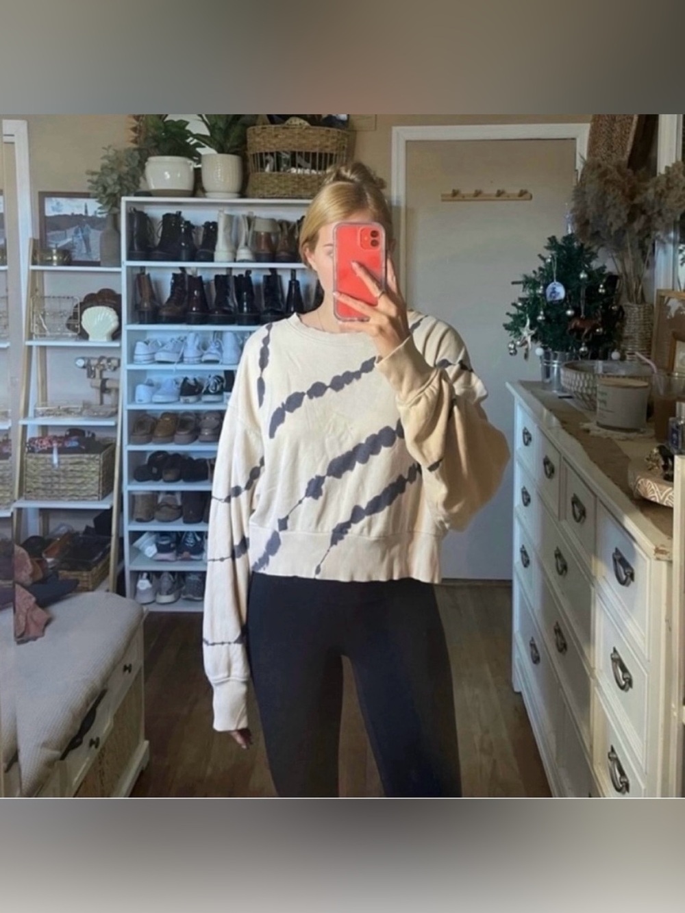 American Eagle tie dye crewneck sweatshirt in a size xxl